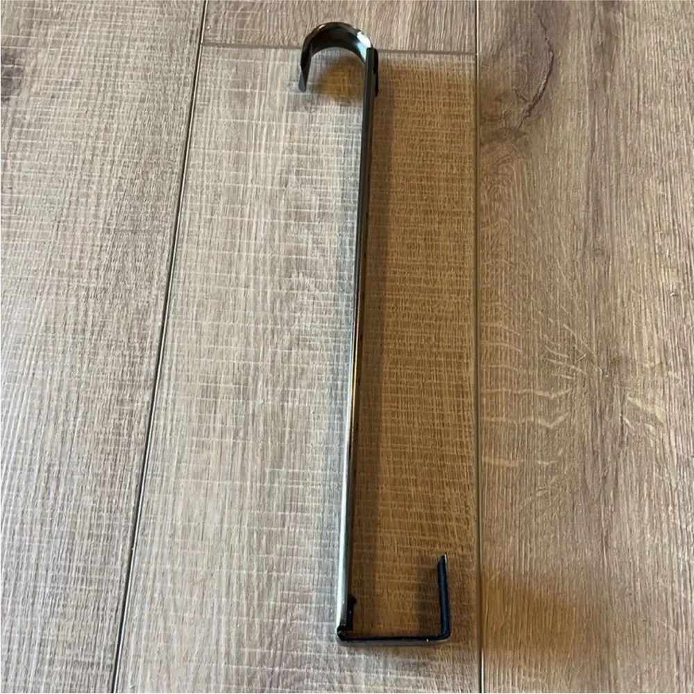 Anthropologie x Terrain Adjustable Wreath Hanger Bronze Color